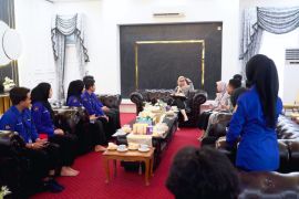 Wali Kota Lisa Halaby minta pemilihan "Naga" Banjarbaru transparan