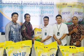 Bulog Kalsel dan PT Pos hadirkan beras murah untuk masyarakat