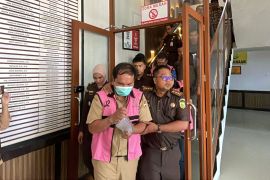 Kejari Bandung menahan mantan Kadinkes KBB soal korupsi COVID 19