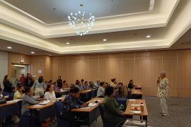 Disperindagkop Kota Jayapura menetapkan branding "Kitong Berani Ekspor"