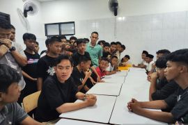 Gibran jelaskan alasan malam-malam kunjungi Sekolah Rakyat