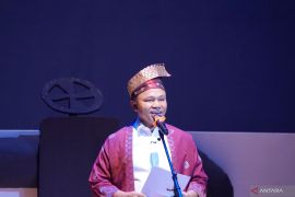 Penampilan Penyair KalaMusika, Gubernur dan Walikota Ikut Baca Puisi