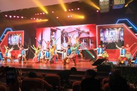 Abang-None merupakan duta budaya dan wisata Jakarta