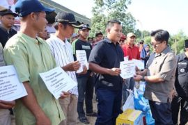 Pemkab Kukar  naikkan jumlah penerima bantuan jadi 100.000 petani