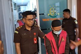 Kejati NTT menahan tiga tersangka dugaan korupsi proyek sekolah