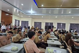 Wagub Lampung minta guru Sekolah Rakyat bimbing siswa di masa transisi