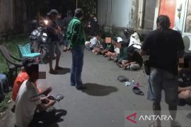 Pesta minuman keras, belasan pemuda diringkus di Banjarmasin