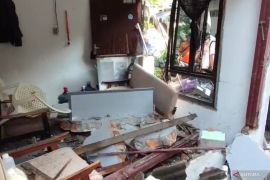 Dua rumah hancur akibat ledakan gas 12 kg di Duren Sawit