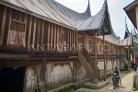 Rumah gadang 20 ruang di Sulik Aia Page 1 Small