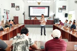 Diskop UKM Kalsel-Satgas Polda tekankan taat regulasi gula rafinasi