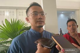 Perum Bulog menyalurkan beras bantuan pangan untuk 227.969 KPM di Garut