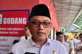 Wagub Kaltim  pastikan penyaluran seragam gratis untuk 65 ribu siswa