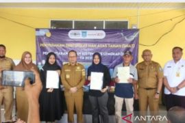 Pemkab Bangka Tengah bagikan 197 sertifikat tanah PTSL