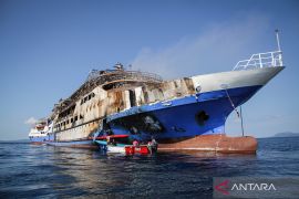 Menhub Dudy minta pendinginan KM Barcelona dipercepat untuk investigasi