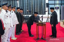 Bupati HST lantik 16 pejabat administrator dan pejabat pengawas