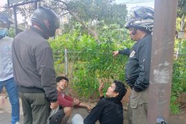 Manusia silver dan pak ogah berhasil kabur saat razia PMKS di Jaktim