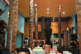 Kuliner peranakan Tionghoa dalam balutan barang antik di Jakarta