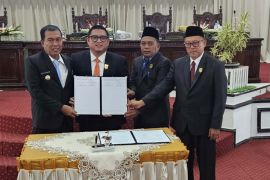 DPRD HSS setujui Raperda APBD-P 2025 senilai Rp2,1 triliun