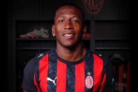 AC Milan resmi datangkan bek sayap Pervis Estupinan dari Brighton