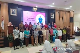 Rotary Grup ajak siswi SMP di Solo hindari pernikahan dini