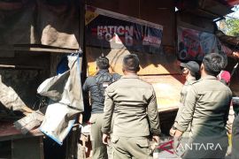 Pembongkaran 130 lapak PKL di Puncak Bogor berlangsung tanpa penolakan