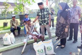 Pemkab Situbondo salurkan bantuan pangan kepada 70.193 KPM