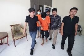 Polda Jatim tangkap dua mahasiswa pemeras Kepala Dindik Jatim