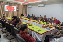 Sinergi pemprov Bali dan Pemkab/kota wujudkan Bali bersih