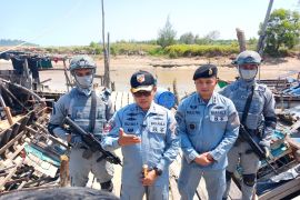 Bakamla RI tertibkan aktivitas tambang timah di Perairan Tempilang Bangka Barat