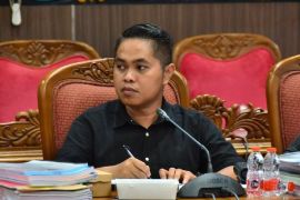 Picu kecelakaan, legislator Kotim sarankan sosialisasi bahaya layangan