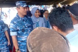 TNI AU gelar bakti sosial di Pandeglang, bagi paket sembako