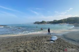 Disparbud Garut membenahi sistem pengamanan destinasi wisata pantai