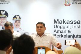 Pemkot Makassar menghadirkan armada baru bus sekolah gratis