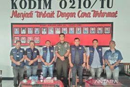 Silaturahmi PWI Bonapasogit bersama Dandim 0210 : Pentingnya pembenahan program MBG di Taput