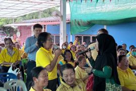 Dosen UMS beri penyuluhan kesehatan mental lansia di Khon Kaen Thailand