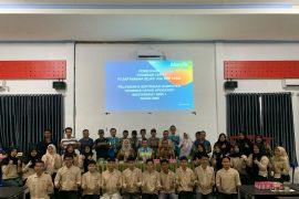 PT SIS SERA berikan pelatihan  komputer bagi warga Balangan