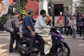 Bulog Bandung menyalurkan 11.600 ton beras bantuan cadangan pangan