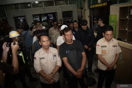 Puluhan kades dan Camat Pagar Gunung diciduk terkait kasus pungli dana desa di Lahat Page 1 Small