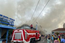 Sejumlah fasilitas Kampus UIN STS Jambi terbakar