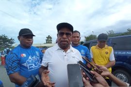Bupati Jayapura imbau masyarakat tak memalang sekolah