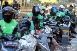 Pengemudi ojek online lebih suka potongan 20 persen untuk promo dan insentif