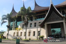 Sekda Bukittinggi ingatkan SKPD awasi disiplin waktu pegawai