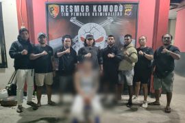 Polisi menahan terduga pelaku pencabulan di Labuan Bajo