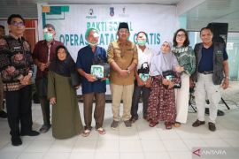 Bupati Tanjab Barat buka bakti sosial operasi katarak gratis di RSUD KH. Daud Arif