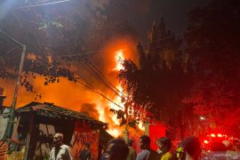 115 personel Gulkarmat Jaksel padamkan kebakaran di Pasar Taman Puring