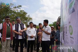 Wamen Kehutanan resmikan Sanctuary Rusa dan taklukkan puncak Tambora