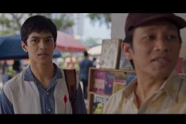 Wajah komedian Boris Bokir muncul dalam trailer film "Rangga & Cinta"