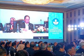 Environment minister urges campuses to improve waste management