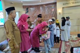 Ratusan anak yatim terima santunan di Tabalong