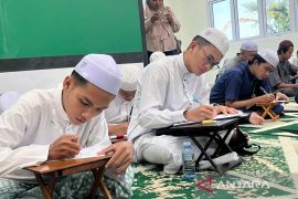 Puluhan santri Banjarmasin ikuti tes beasiswa ke Timur Tengah